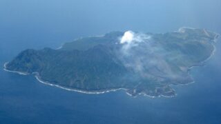 諏訪之瀬島の火山画像